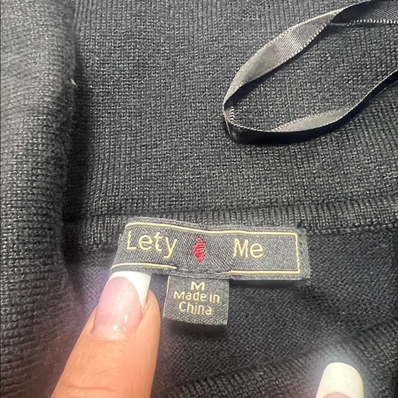 Lety and me turtleneck size Medium NWOT - Picture 2 of 8